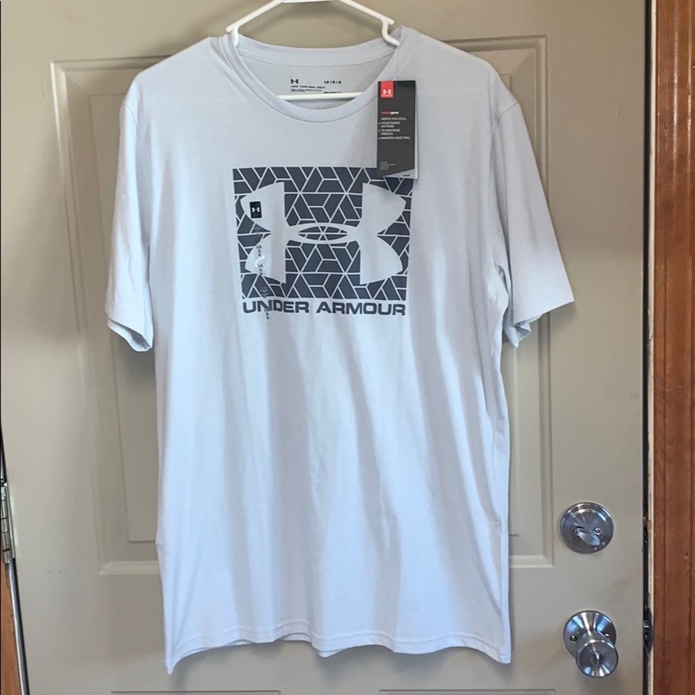 NWT Men’s Underarmour shirt